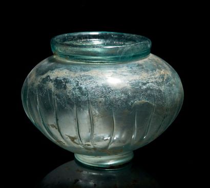 null URNE.
Époque Gallo-romaine, Ier-IIe siècles.
Vase sphérique de type Isings 67C,...