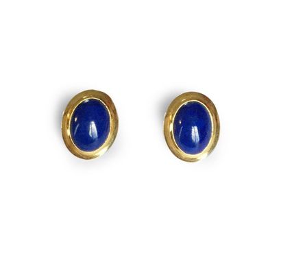 null 

Paire de boucles d'oreille ovales en or jaune 18K (750) ornées de lapis-lazuli.

H_2...