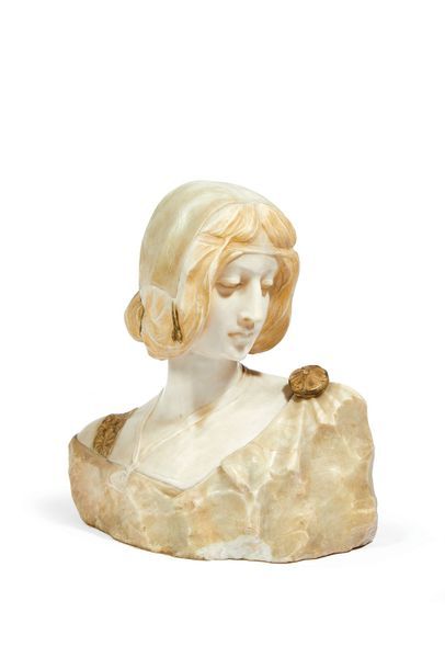 ÉCOLE FRANÇAISE (MILIEU DU XIXe SIÈCLE) Buste de femme à l'antique Marbre polychrome.
H_40...