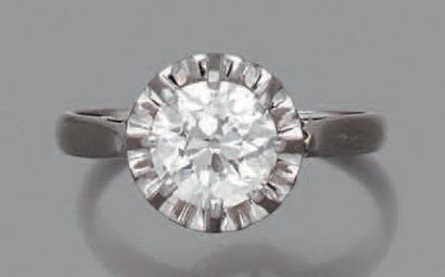 null BAGUE en or gris 18k (750) ornée d‘un diamant taille ancienne pesant environ...
