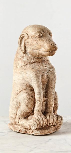 null CHIEN ASSIS en pierre calcaire sculptée en ronde-bosse, élément de gisant ?...