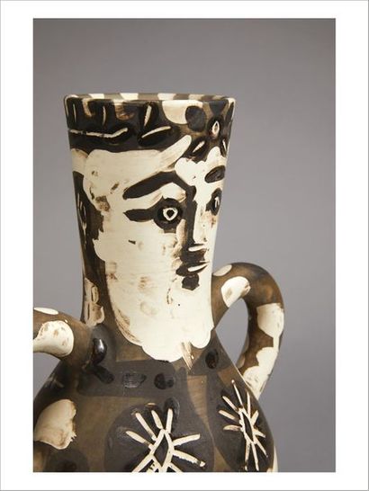 Pablo Picasso (1881-1973) 
Vase aux deux anses hautes, 1952
Terre de faïence cuite...