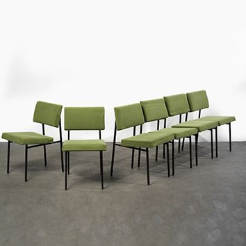 Gérard GUERMONPREZ (XXe siècle) 
Série de 6 chaises
Tissu vert et métal laqué noir
Édition...