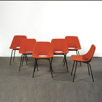Pierre GUARICHE (1926-1995) 
Série de 6 chaises modèle «Tonneau»
Tissu orange et...