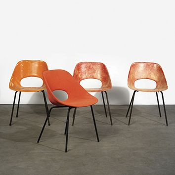 Pierre GUARICHE (1926-1995) 
Série de 4 chaises modèle «Tulipe»
Tissu et fibre de...