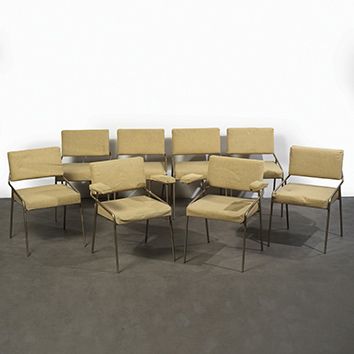 Alain Richard (1926-2017) 
Série de 2 fauteuils et 6 chaises modèle «159»
Métal chromé...