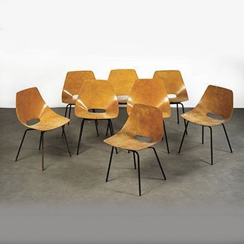 Pierre GUARICHE (1926-1995) 
Set of 8 "Tonneau"
chairs Moulded plywood and black...