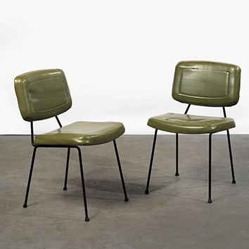 Pierre PAULIN (1927-2009) 
Pair of "CM 196"
model chairs in green leatherette and...