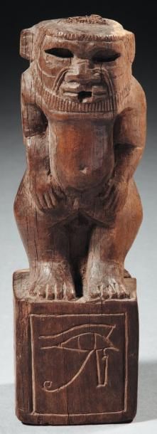 Égypte Rare élément de mobilier royal représentant le dieu Bès. Il est nu, debout...