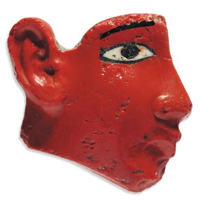Égypte Profil royal ou divin. Figure d'incrustation représentant un profil royal...