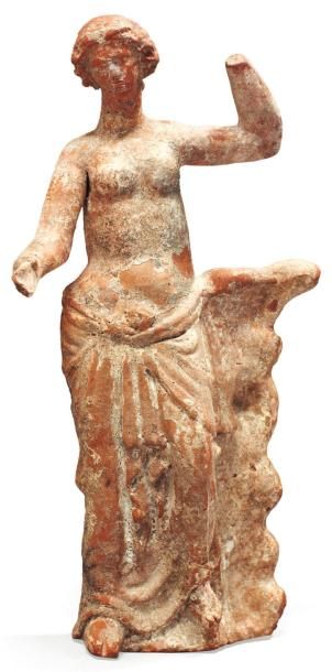 Néolithique & Antiquité classique Statuette représentant la déesse Aphrodite. Elle...