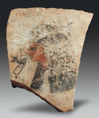 Égypte Ostracon érotique. Rare ostracon peint du buste d'une femme, coiffée de la...