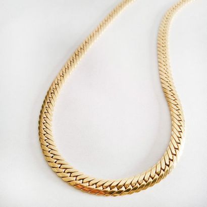 null Collier en or jaune18K (750) mailles plates. L_ 42,5 cm Poids brut: 34, 87 ...