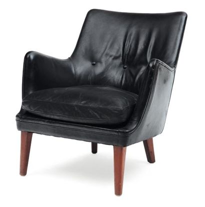 ARNE VODDER (1902-1971) Fauteuil à assise et dossier capitonné Cuir noir reposant...