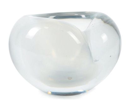 TAPIO WIRKKALA (1915-1985) Vase en cristal modèle « Bowl Moon Glass » Signé, édition...