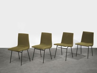 Pierre PAULIN (1927-2009) Série de 4 chaises modèle « CM 145 » 

Tissu vert et métal...