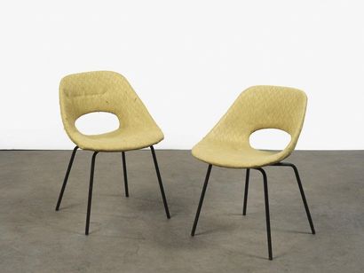 Pierre GUARICHE (1926-1995) Paire de chaises modèle « Tulipe »

Tissu beige et métal...
