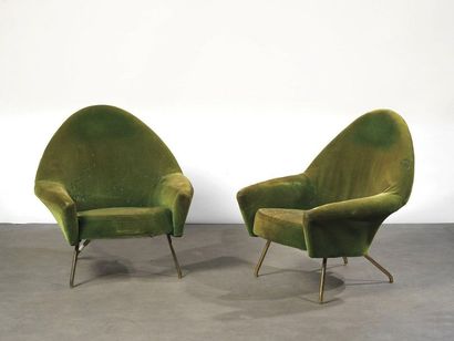 Joseph-André MOTTE (1925-2013) Paire de fauteuils modèle « 770 »

Velours vert sapin...
