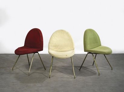 Joseph-André MOTTE (1925-2013) Série de 3 chaises « Langue » modèle « 771 »

Tissu...