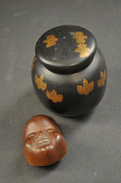 null Japan Miniature Noh theatre mask in carved wood; a covered pot in black lacquered...