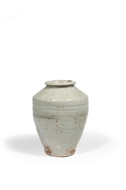 null High-bellied pot with hemmed neck in celadon glazed stoneware. China - Yuan...