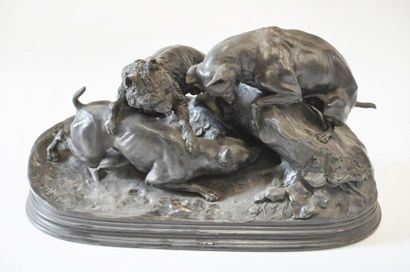 Pierre-Jules MENE (1810-1879) (d'après) Groupe en bronze à patine brune représentant...