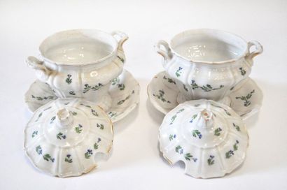 null PARIS Pair of porcelain jam makers with barbels decoration Mid 19th century....