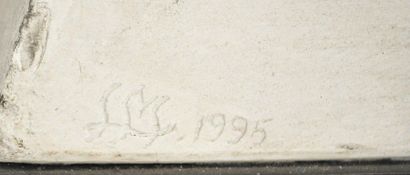 null Sellette En plâtre signée en bas et datée 1995 (quelques chocs) H_57 cm