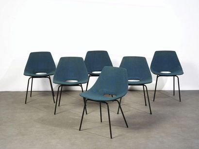 null Pierre Guariche (1926-1995) Série de 6 chaises modèle " Tonneau " Tissu bleu...