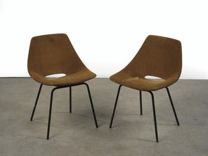 null Pierre Guariche (1926-1995) Paire de chaises modèle " Tonneau " Tissu marron...