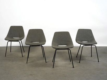 null Pierre Guariche (1926-1995) Série de 4 chaises modèle " Tonneau " Tissu gris...