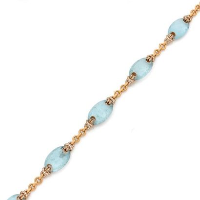 null 18K (750) yellow gold necklace made of faceted oval aquamarine with diamond...