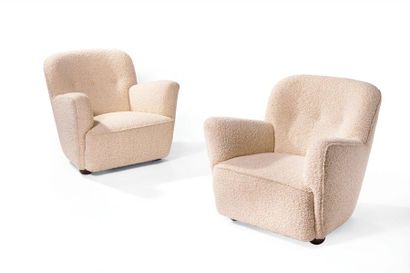 JENS RISOM (1916 - 2016) 
Paire de fauteuils modèle «U312»
Bois teinté et laine beige
Vers...