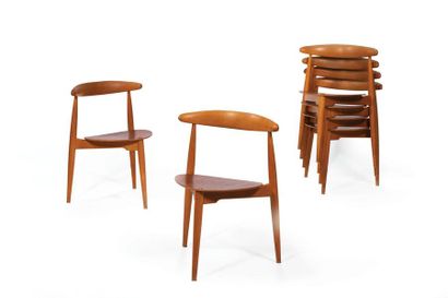 Hans J. wegner (1914-2007) 
Dining room set "Heart" consisting of a round table and...