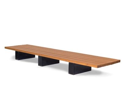Charlotte PERRIAND (1903-1999) 
Bench composed of seven slats
Pine and black lacquered...