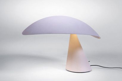 Masayuki KUROKAWA (né en 1937) 
Lampe modèle «Lavinia»
Métal laqué blanc
Édition...