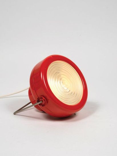 ACHILLE (1918-2002) & PIER CASTIGLIONI (1913-1968) 
"Sciuko" model lamp
Red lacquered...