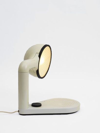 Adalberto Dal Lago (né en 1937) 
Desk lamp model "Drive"
White ABS, rubber, cast...