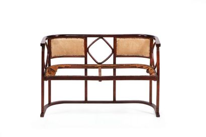 JOSEF HOFFMANN (1870-1956) 
Banquette
Hêtre teinté
Édition J.J Kohn
Vers 1904
H_75,5...