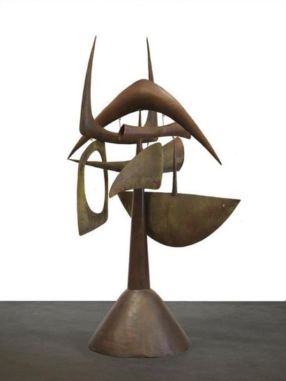 Philippe HIQUILY (1925-2013) La Reorneadora,2006 Sculpture mobile en fer. Signee...
