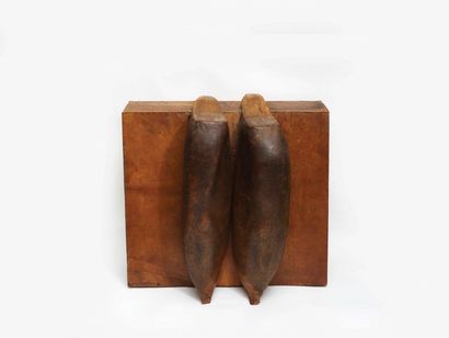 Horst Egon KALINOWSKI (1924-2013) Double, 1970 Sculpture en cuir et bois. Leather...