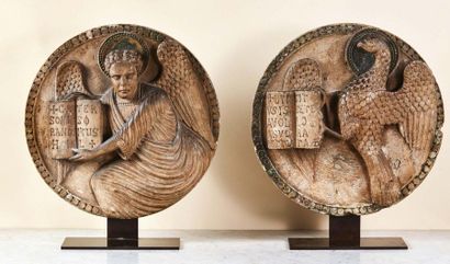 Pair of tondi in limestone carved in high...