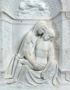 null Christ Bon Pasteur en pierre sculptée en ronde-bosse. Debout, le Bon Pasteur...
