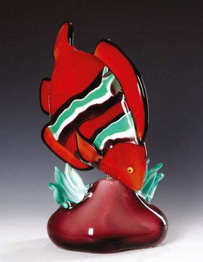 SIGNORETTO (1944-2017) Pesce in vetro rosso, verde, bianco e violetto Poisson en...