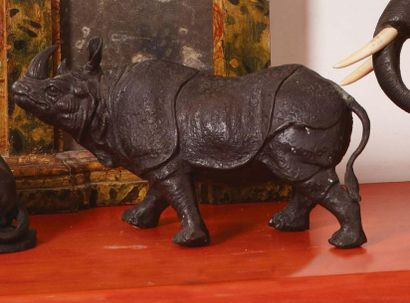 Arte orientale del XX secolo Un rinoceronte in bronzo
Art oriental du XXe siècle
Un...