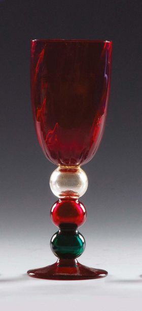 GINO CENEDESE (1907-1973) 
Bicchiere in vetro soffiato rosso, bianco e verde, lo...