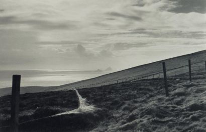 null Une photographie: DAVIES, JOHN (1949) The Skellings, Ireland 1976. Tirage argentique...