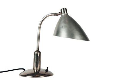 FRANTISEK ANÝZ (1876-1934) Lampe de table modèle 6182 moyen En métal chromé. Travail...