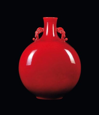 PAUL MILLET Vase En céramique émaillée. Signée PM Sèvres France. Vers 1920. H_40...