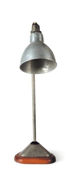 BERNARD-ALBIN GRAS Lampe En métal laqué noir, Ravel. Vers 1921/ 22. H_80 cm max